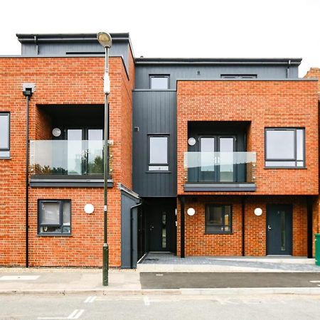 Hybrid Resi - London, Mitcham Close To Tooting And Wimbledon Zewnętrze zdjęcie