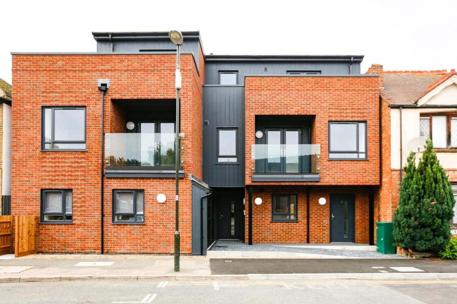 Hybrid Resi - London, Mitcham Close To Tooting And Wimbledon Zewnętrze zdjęcie