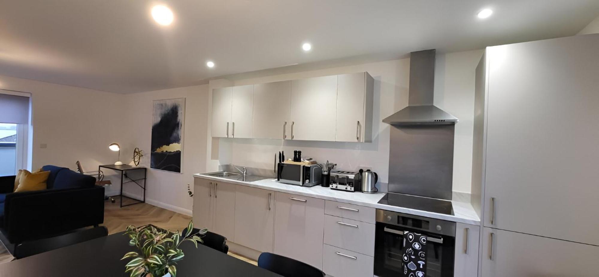 Hybrid Resi - London, Mitcham Close To Tooting And Wimbledon Zewnętrze zdjęcie